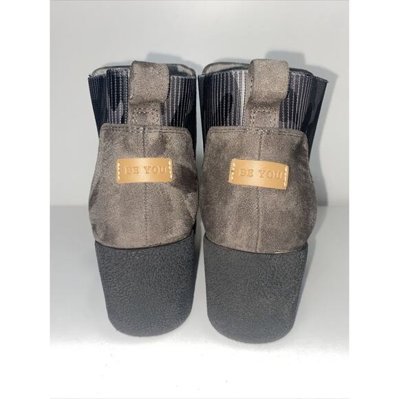 Dr. Scholl’s Women’s Size 8M Lean in Grey Suede Wedge Comfort Ankle Booties - Picture 5 of 15